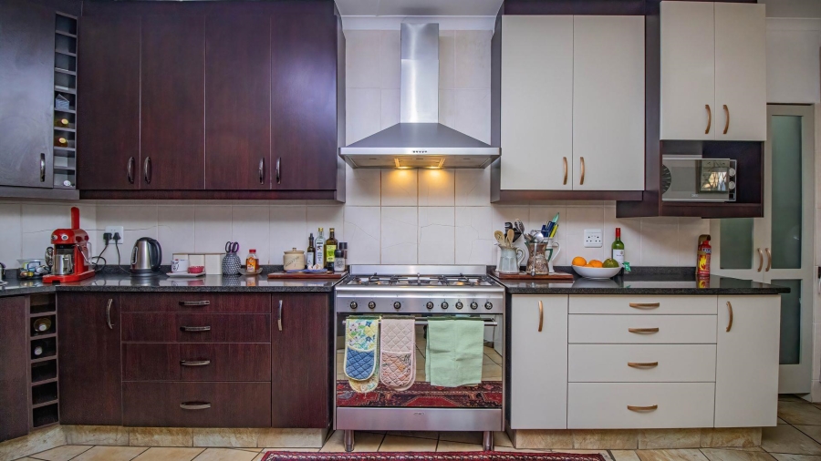 5 Bedroom Property for Sale in Fraaiuitsig Western Cape